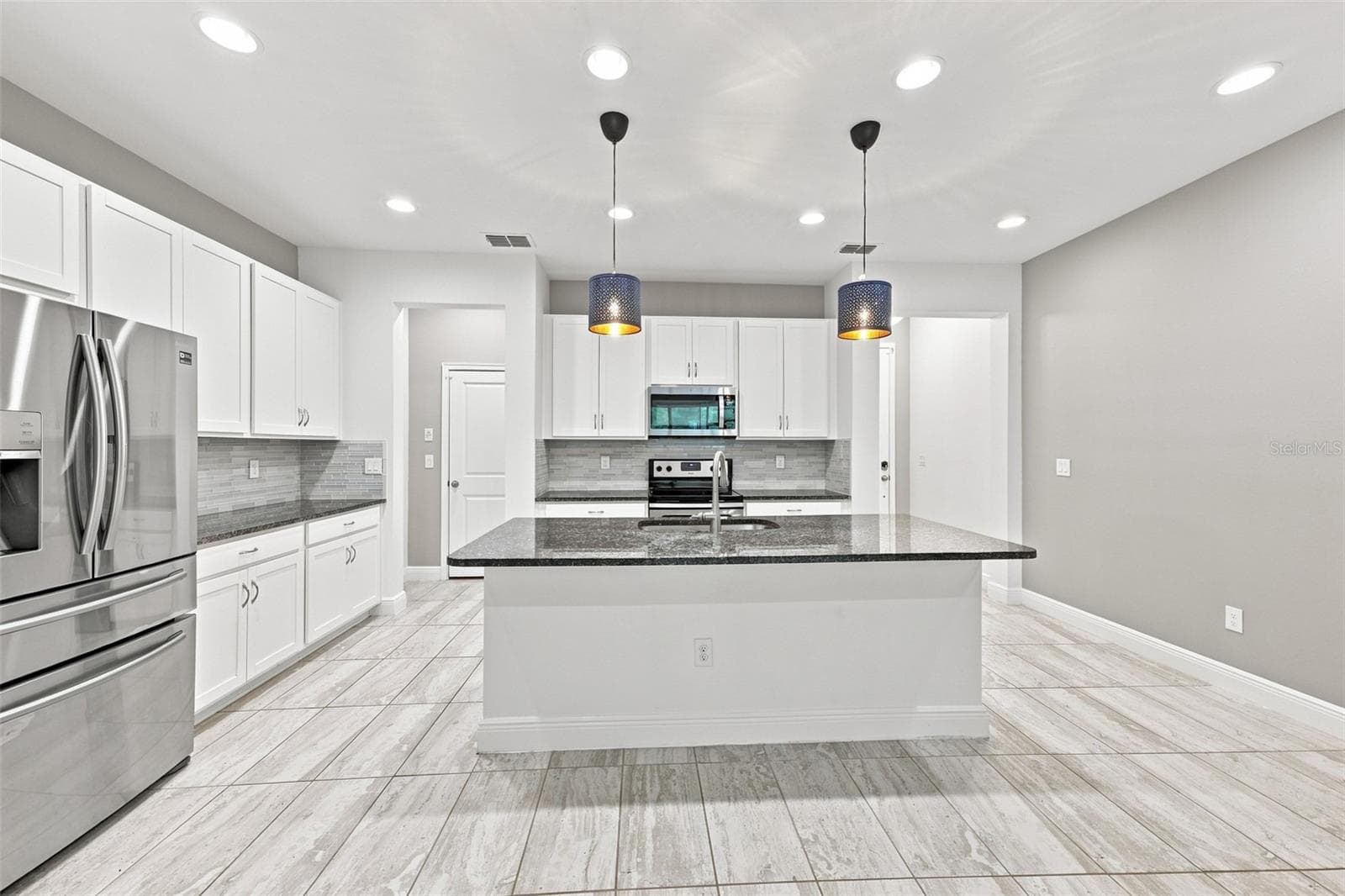 Townhouse at 17871 STELLA MOON PL, LUTZ, photo 8 of 33
