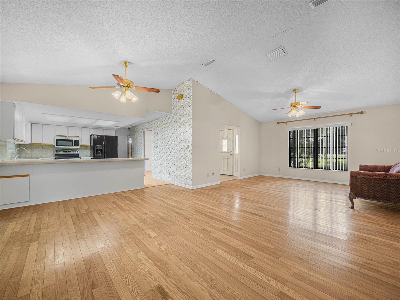 Single Family Residence at 6050 LUNN RD, LAKELAND, photo 9 of 31