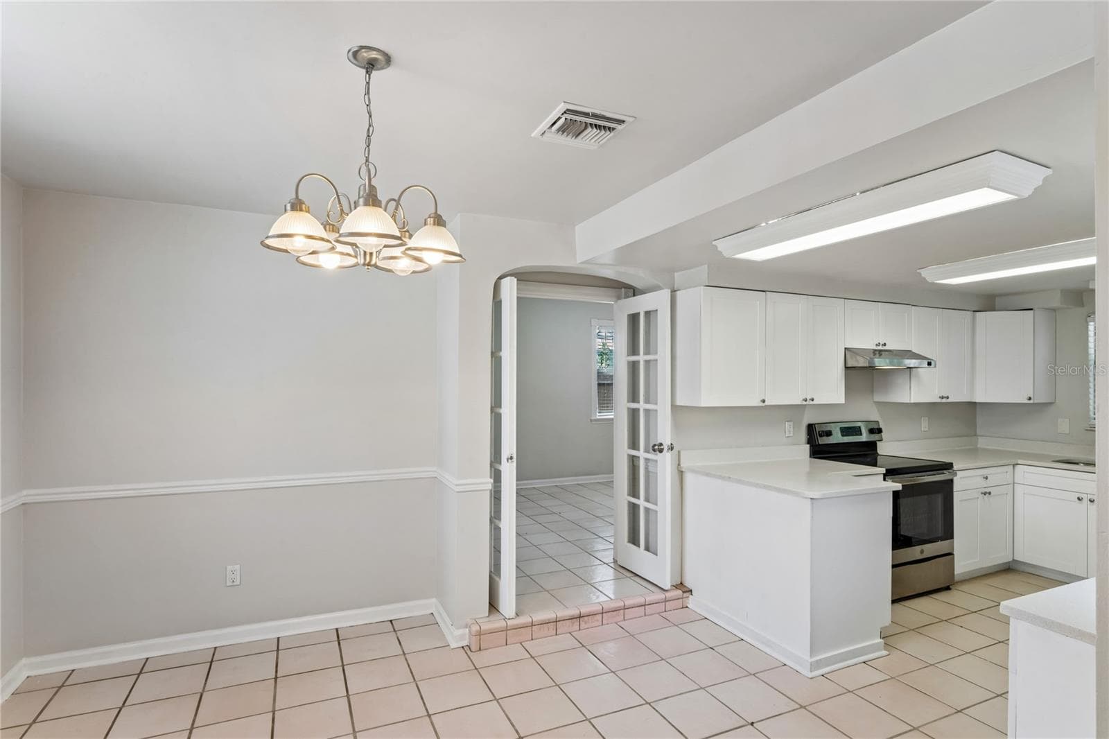 Single Family Residence at 14623 SUNSET DR, LARGO, photo 8 of 24