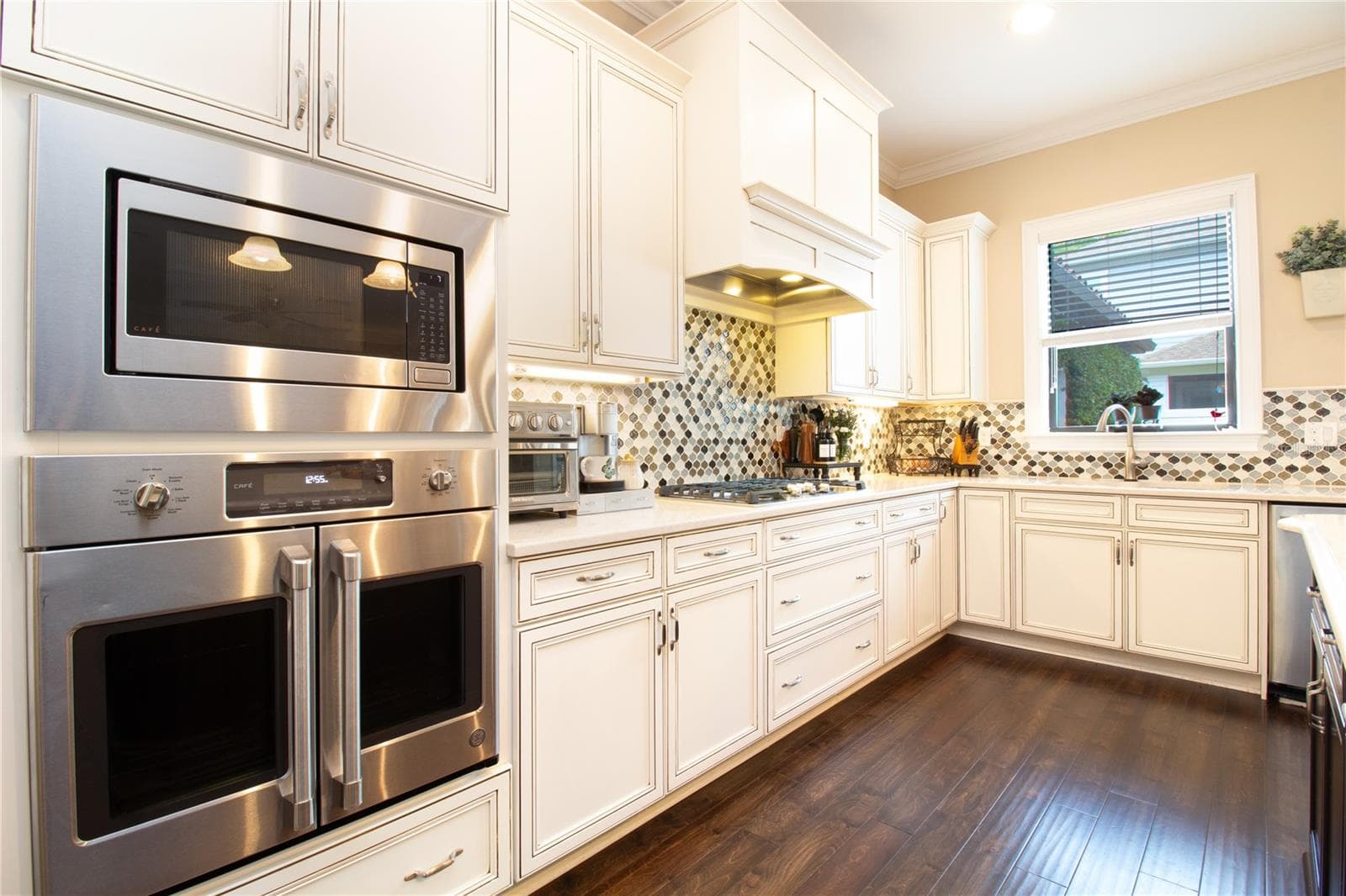 Single Family Residence at 3917 W SAN LUIS ST, TAMPA, photo 10 of 53