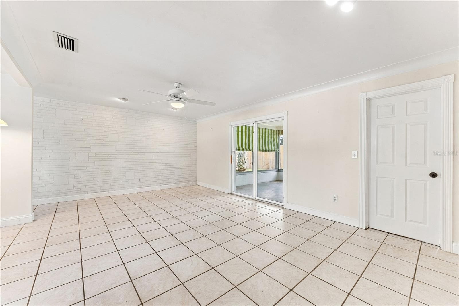 living room - 1773 LONDON LN, CLEARWATER