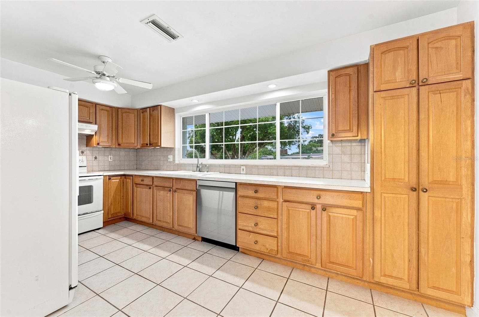 Single Family Residence at 1773 LONDON LN, CLEARWATER, photo 21 of 78