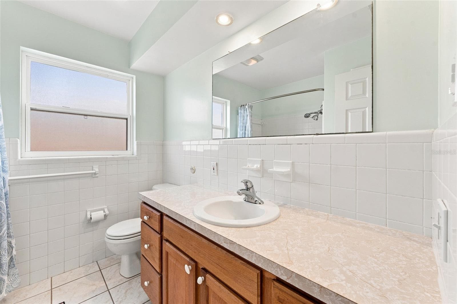 bathroom 2 - 1773 LONDON LN, CLEARWATER