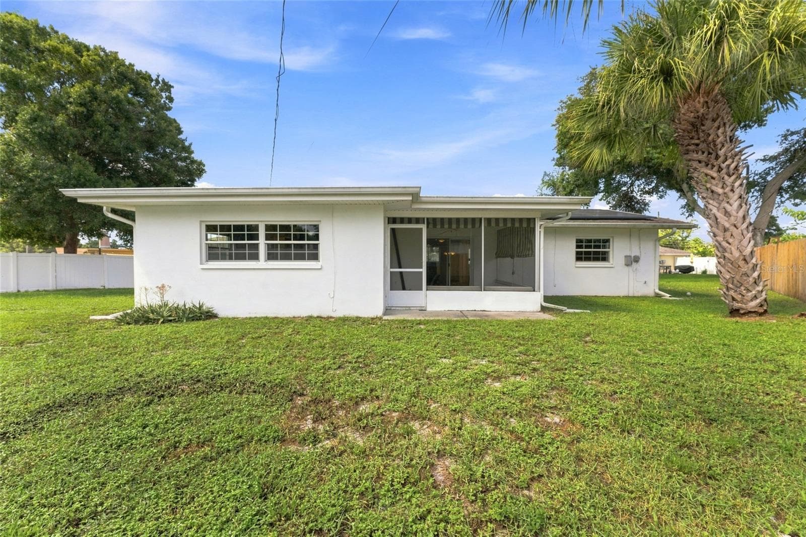 back yard - 1773 LONDON LN, CLEARWATER