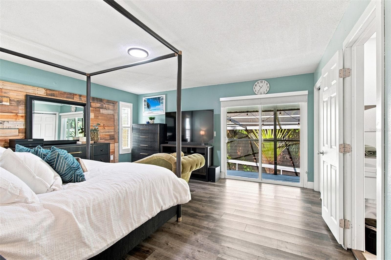 Primary Suite 2nd Floor with Balcony Access - 201 LAGOON DR, PALM HARBOR