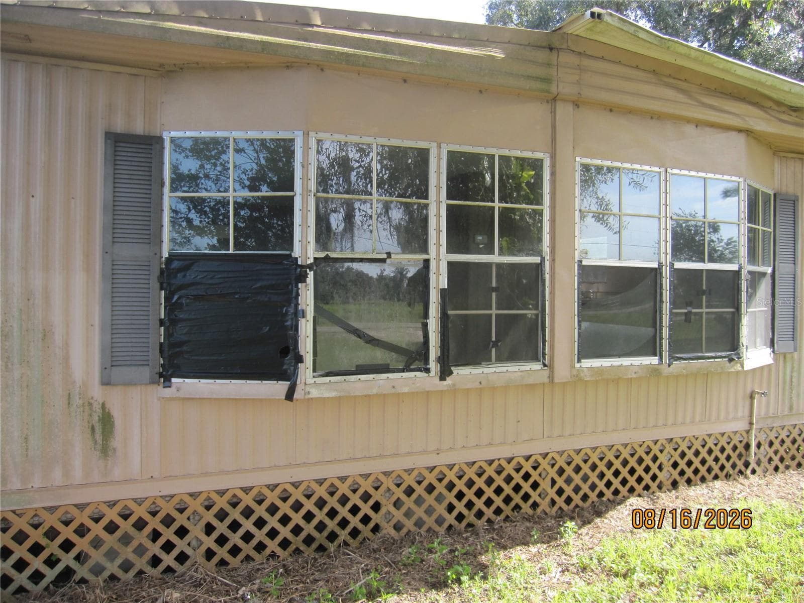 Manufactured Home at 3216 JACK JONES RD, WAUCHULA, photo 8 of 78
