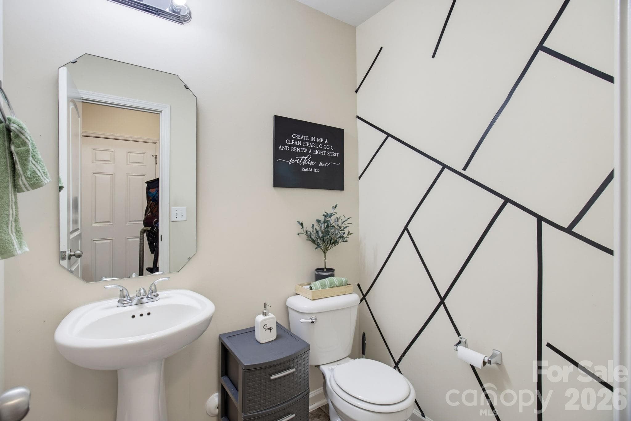 Single Family Residence at 7000 Texas Boulevard, Thomasville, photo 12 of 40