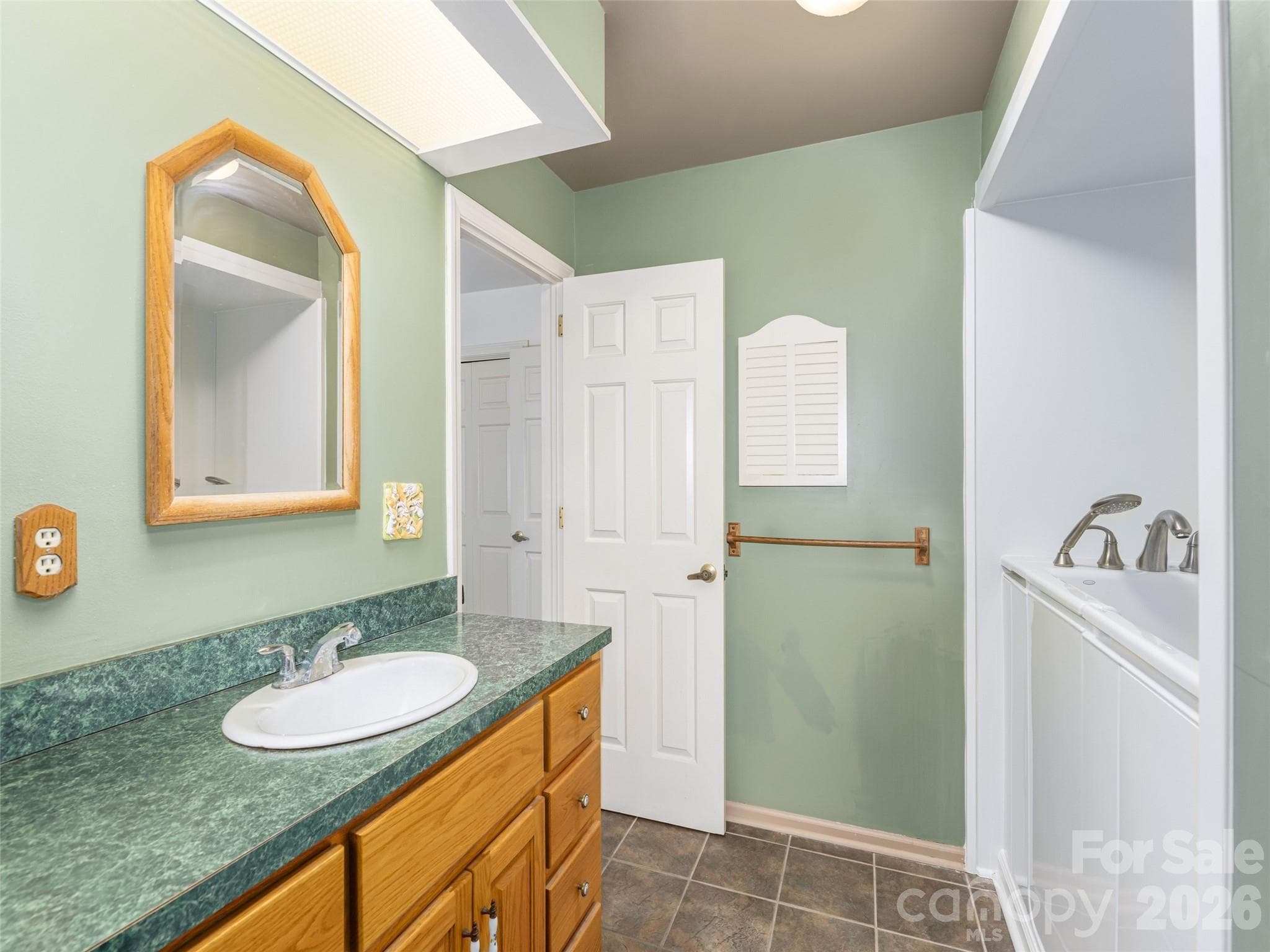 Single Family Residence at 200 Heathcote Road, Hendersonville, photo 29 of 46