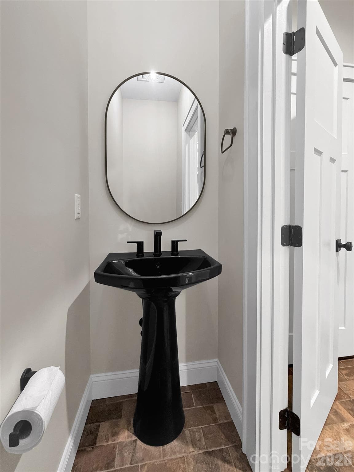 Powder Room - 146 Bradford Park, Clyde