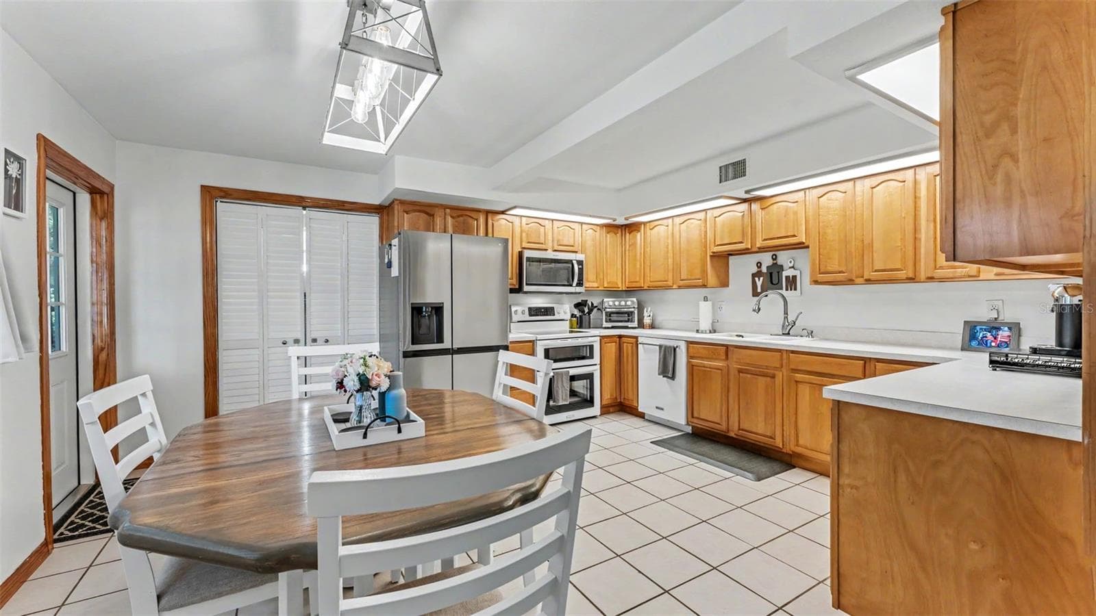 Single Family Residence at 680 SUNSET DR, BARTOW, photo 15 of 45