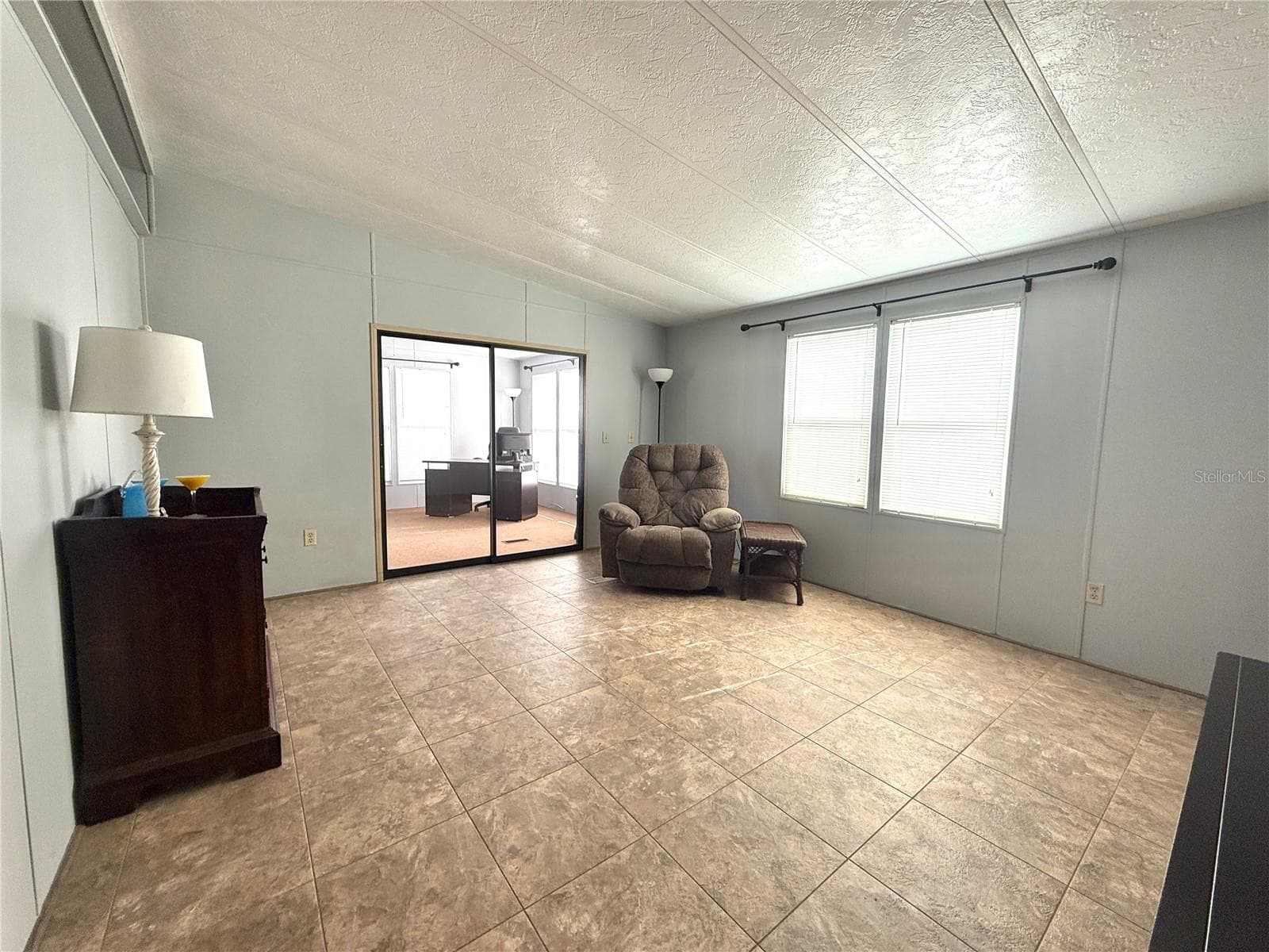 Manufactured Home at 225 N SAINT THOMAS CIR, APOLLO BEACH, photo 4 of 26