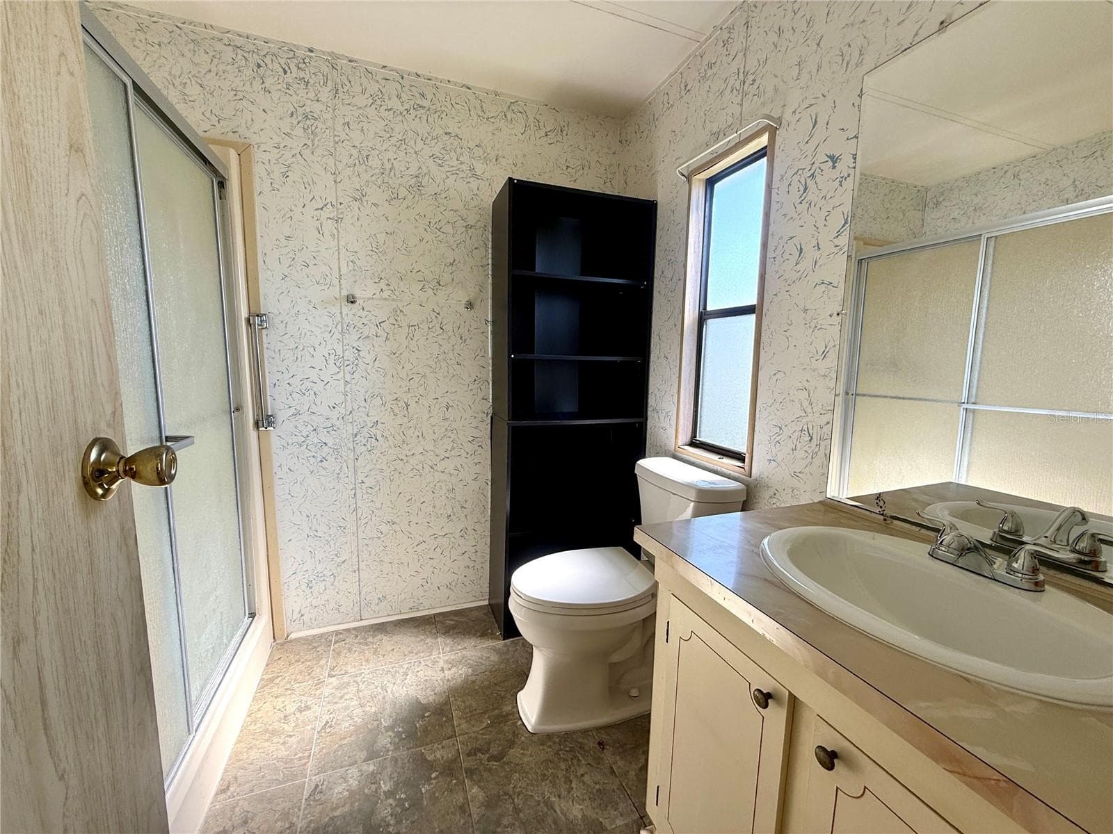 Manufactured Home at 225 N SAINT THOMAS CIR, APOLLO BEACH, photo 10 of 26