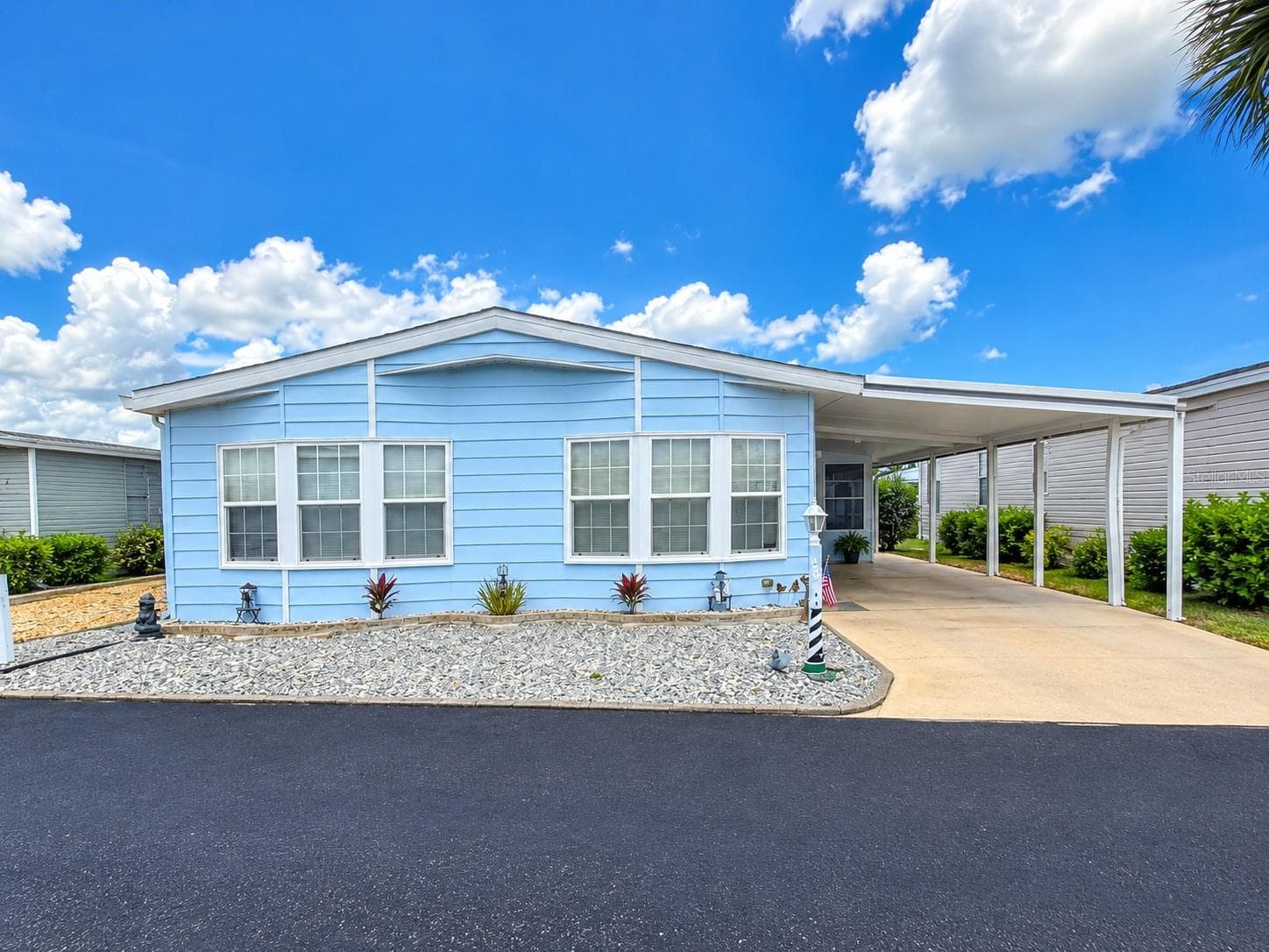 42 NAUTILUS DR