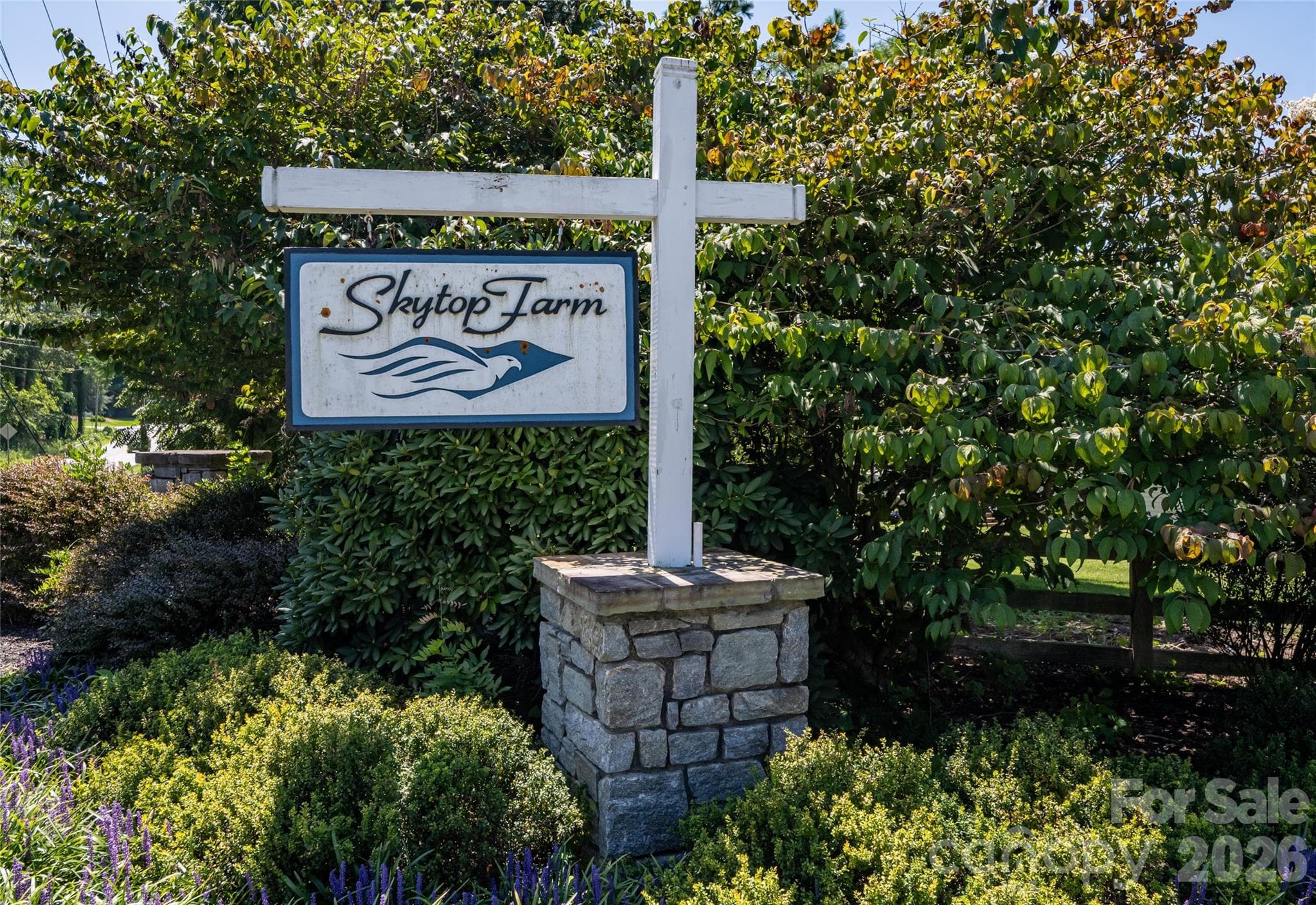 Entry sign at gate - 170 Cape Martin Circle, Hendersonville