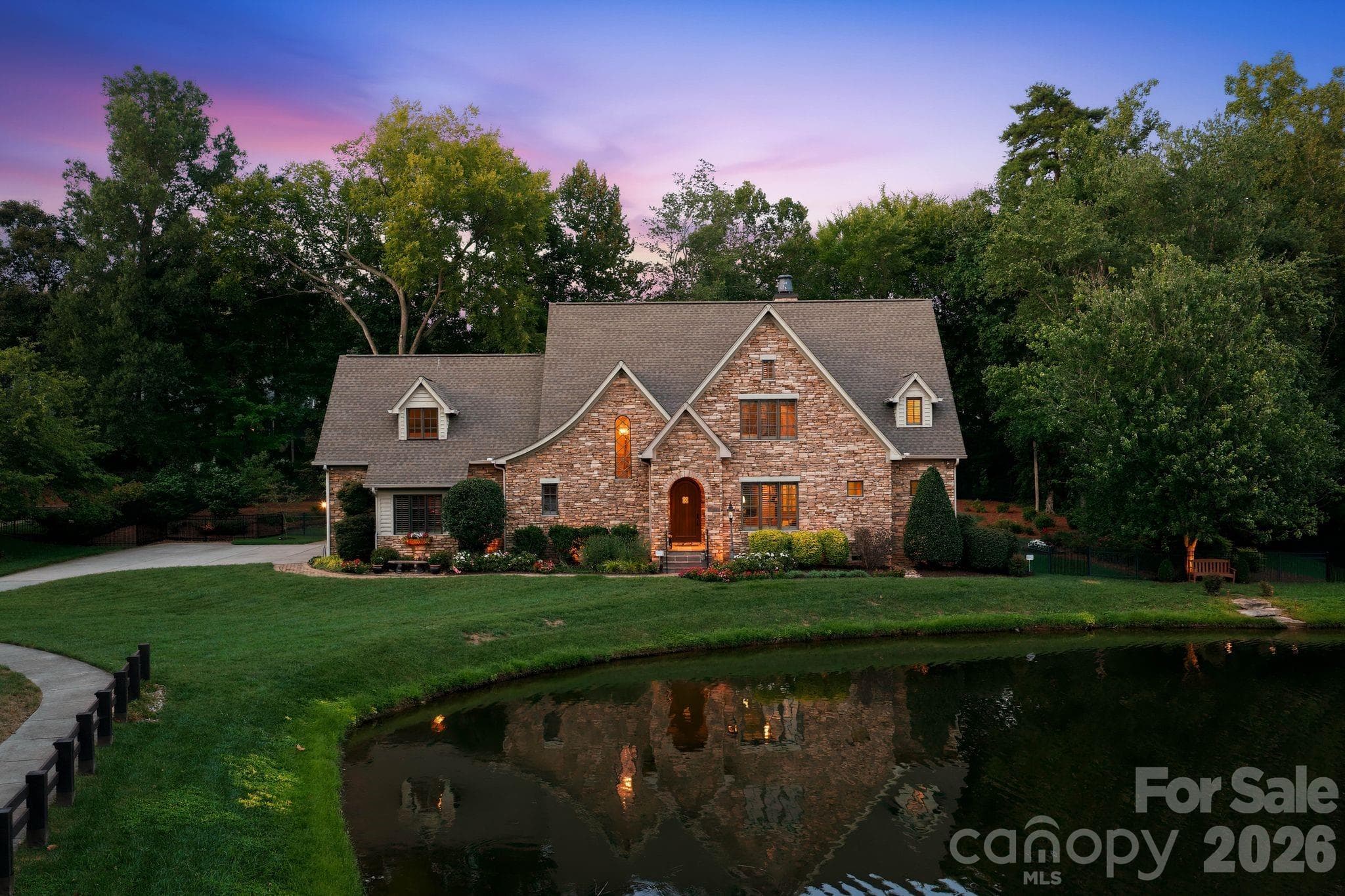 Single Family Residence at 21314 Olde Quarry Lane, Cornelius, photo 2 of 44