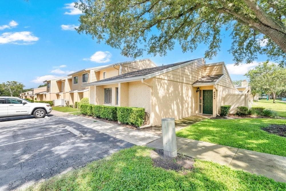 5395 EMERALD ISLE DR #1011