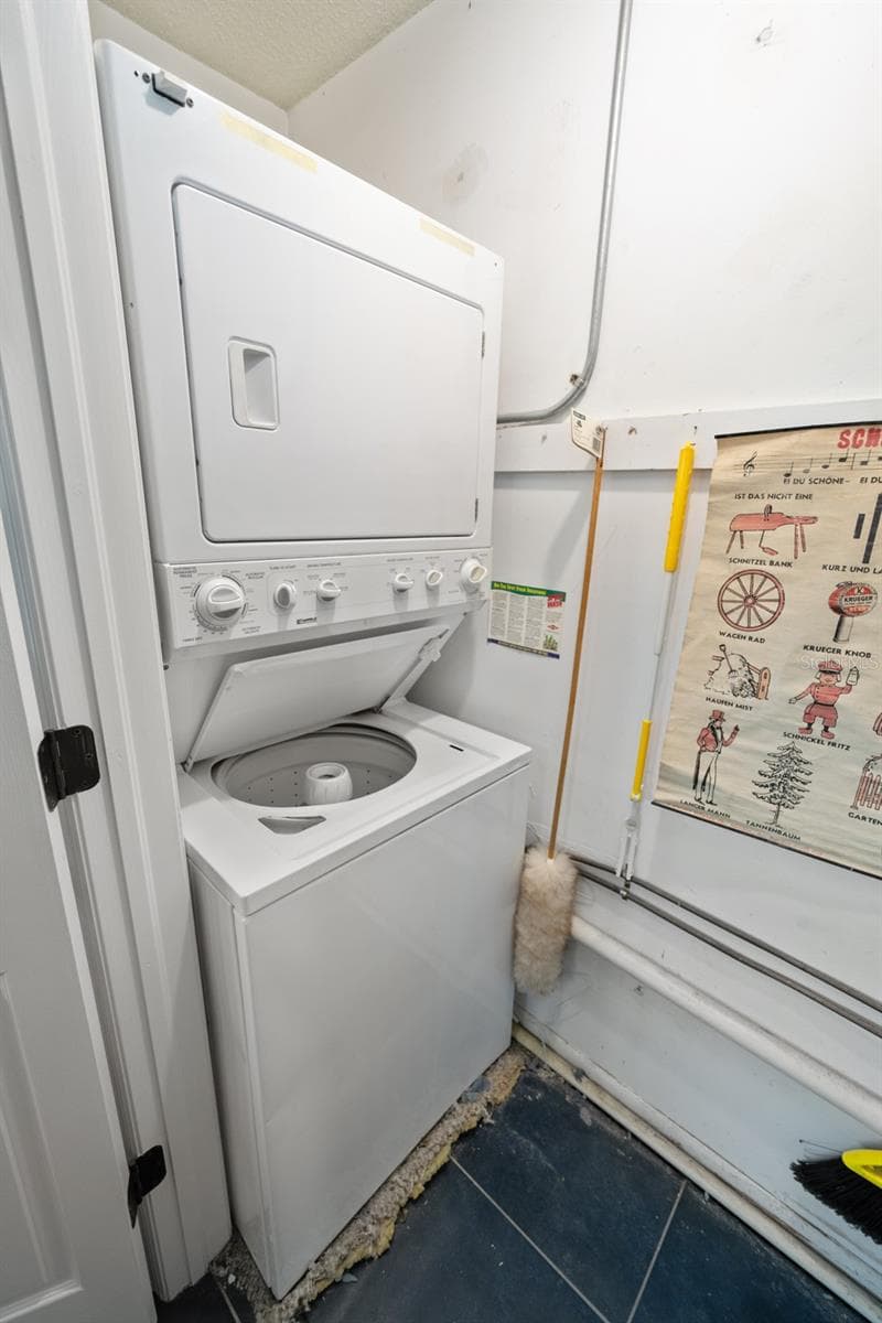 Laundry - 11200 102ND AVE #15, SEMINOLE