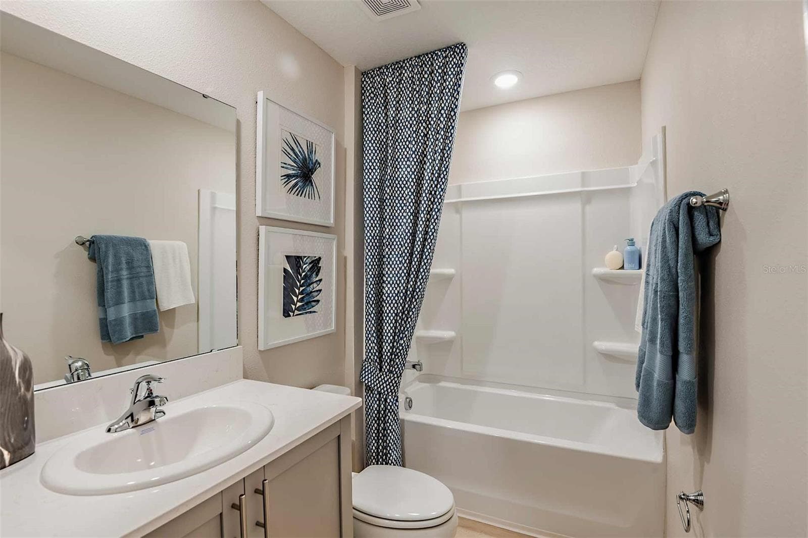Single Family Residence at 9885 PELICAN COAST DR, DADE CITY, photo 16 of 23