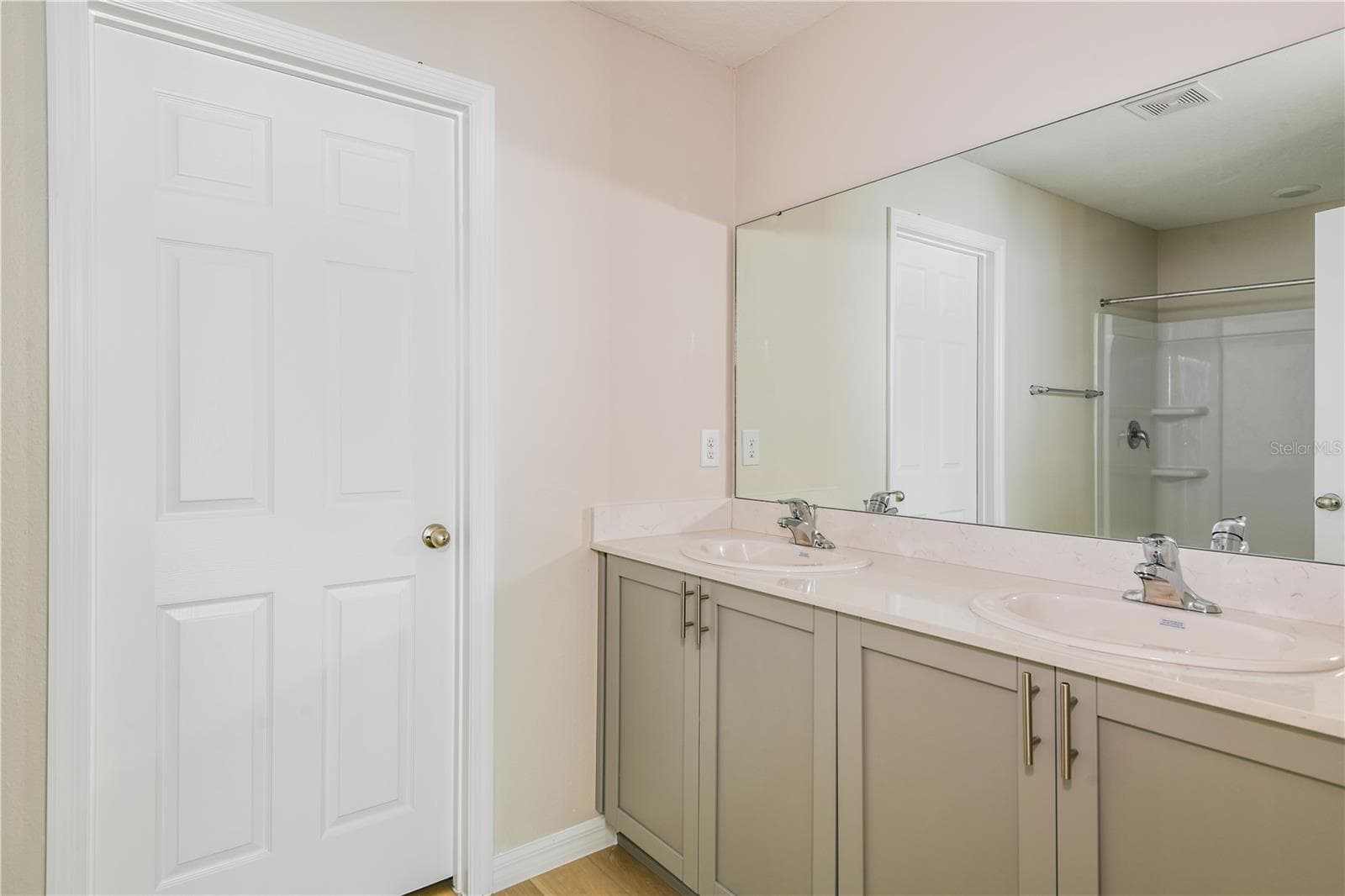 Single Family Residence at 9867 PELICAN COAST DR, DADE CITY, photo 9 of 24