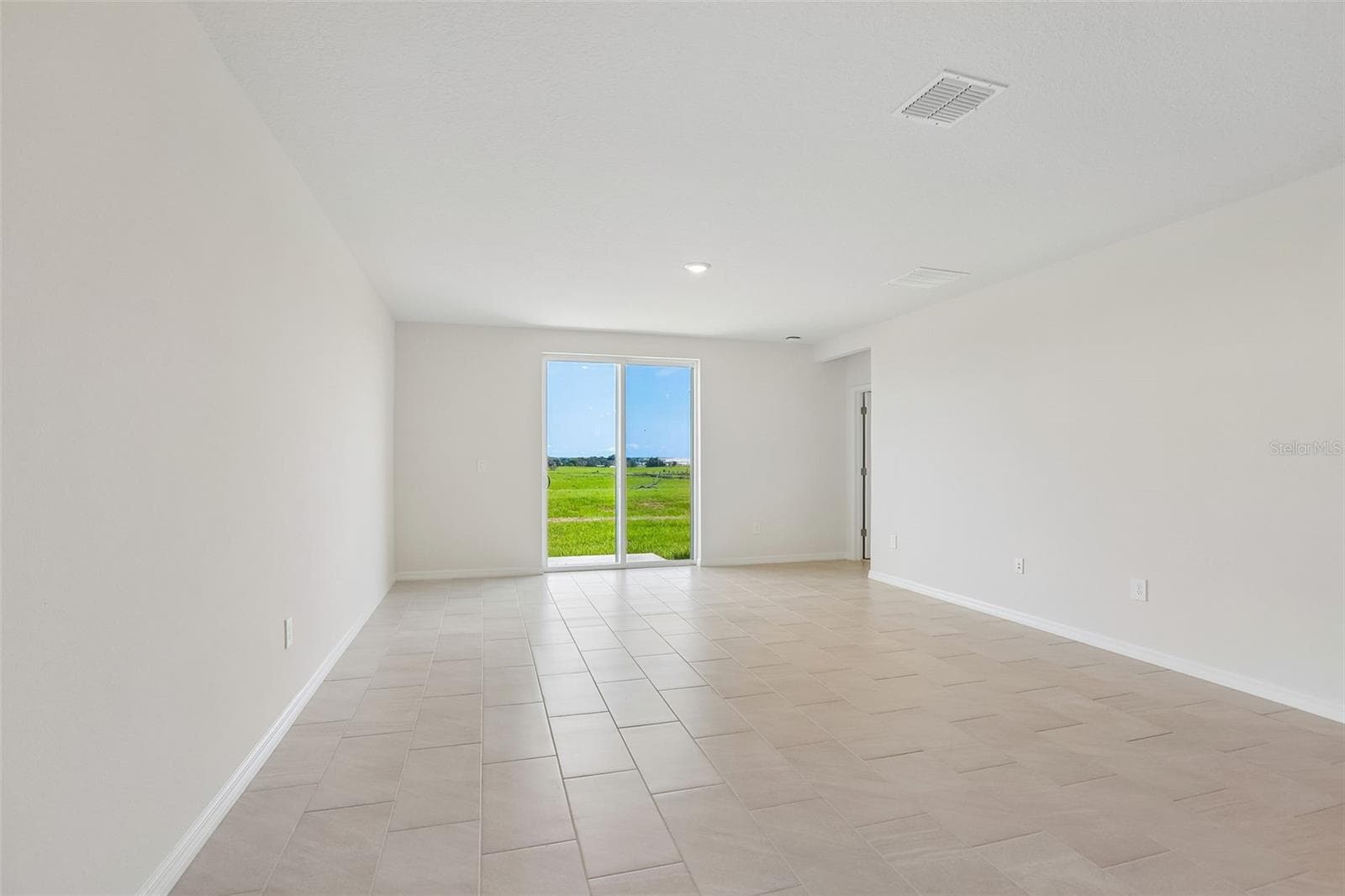 Single Family Residence at 31523 MALBEC DR, BROOKSVILLE, photo 9 of 41