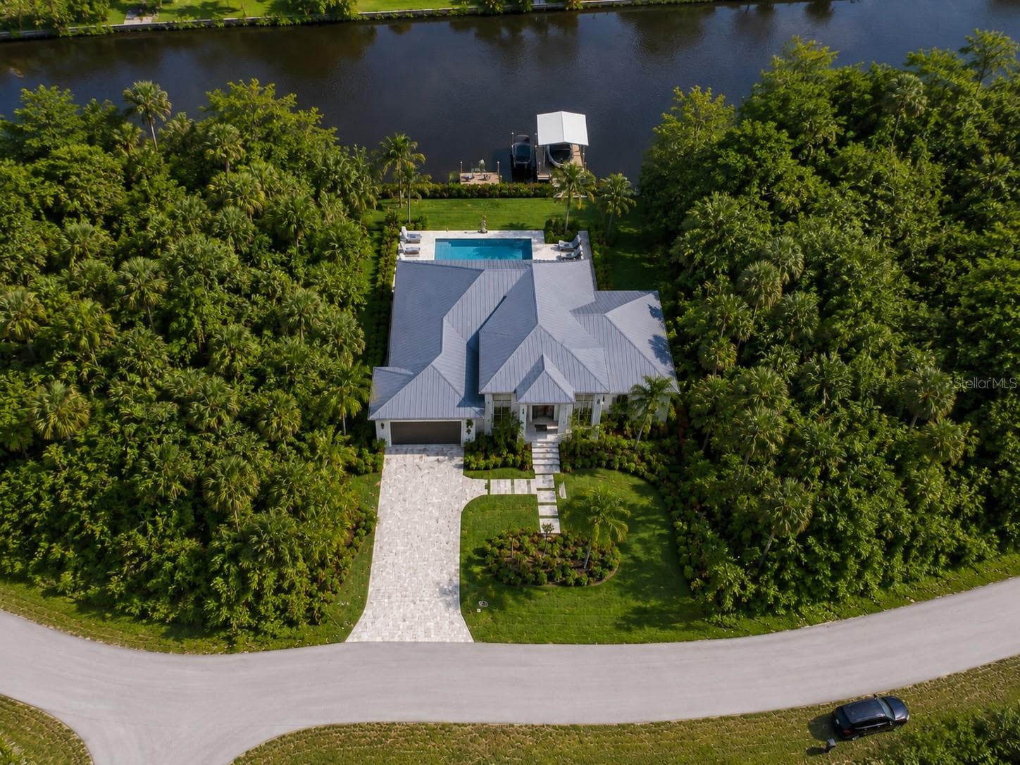 594 MCDILL DR