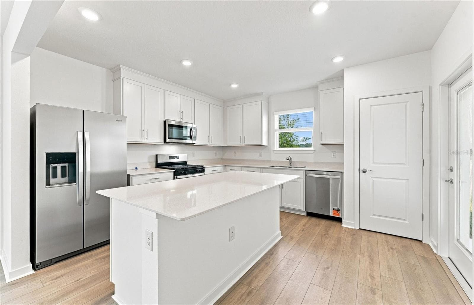 Stylish Kitchen - 9147 NEWMONS PL, WILDWOOD