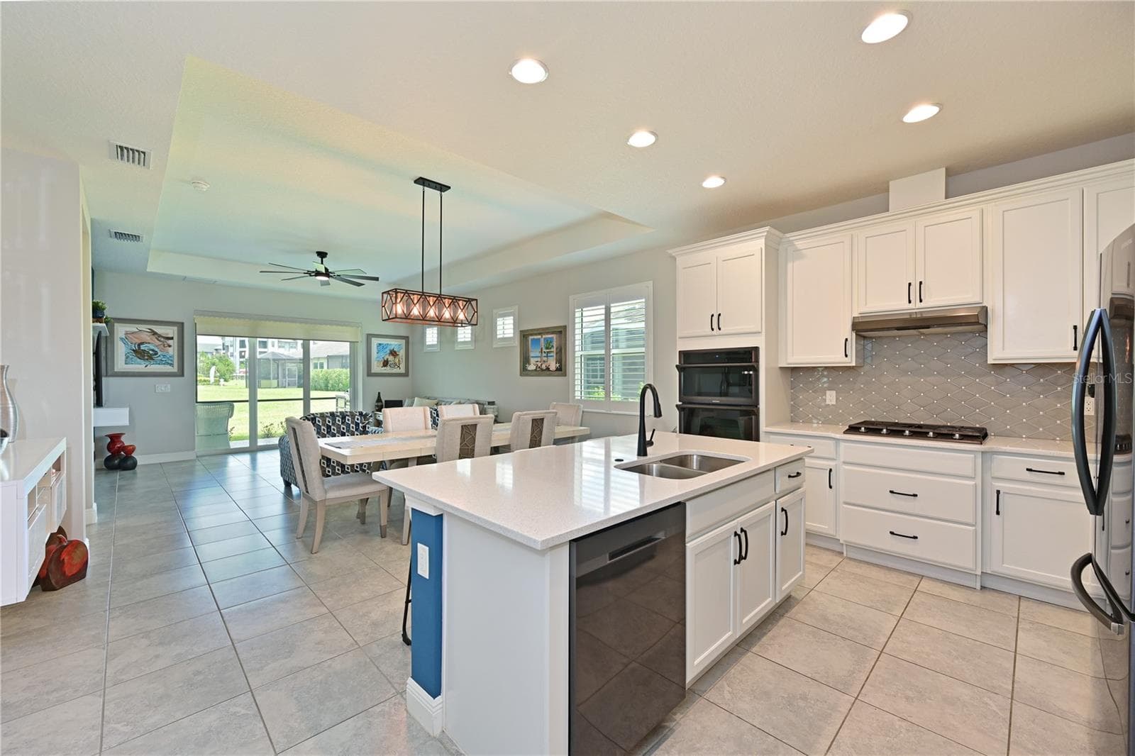 Kitchen/Great Room - 10715 KLEE AVE, BRADENTON