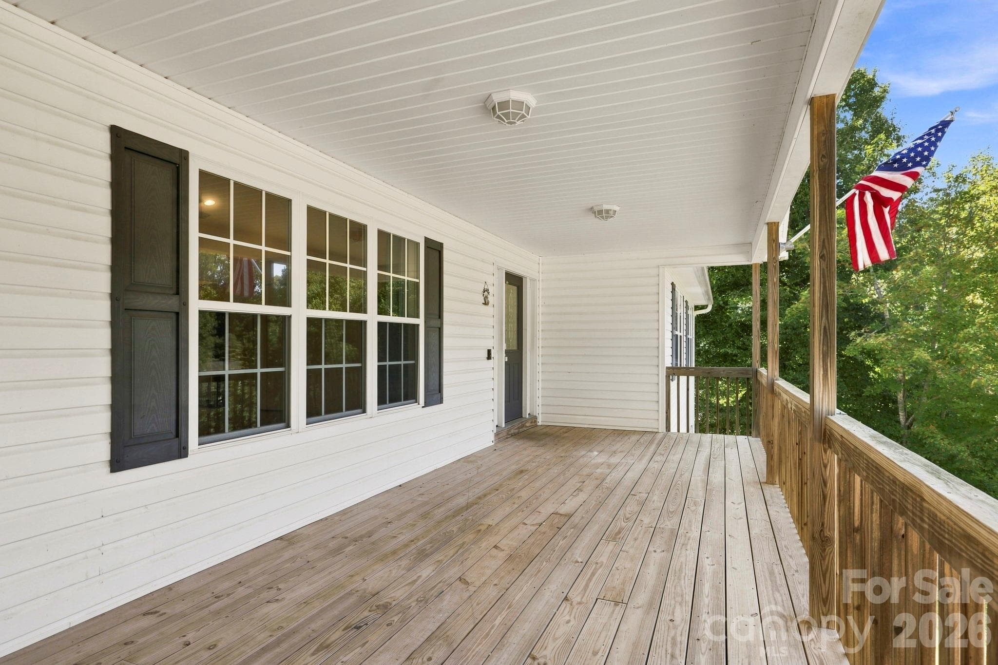 Front covered porch - 62 Chickwood Trail, Weaverville