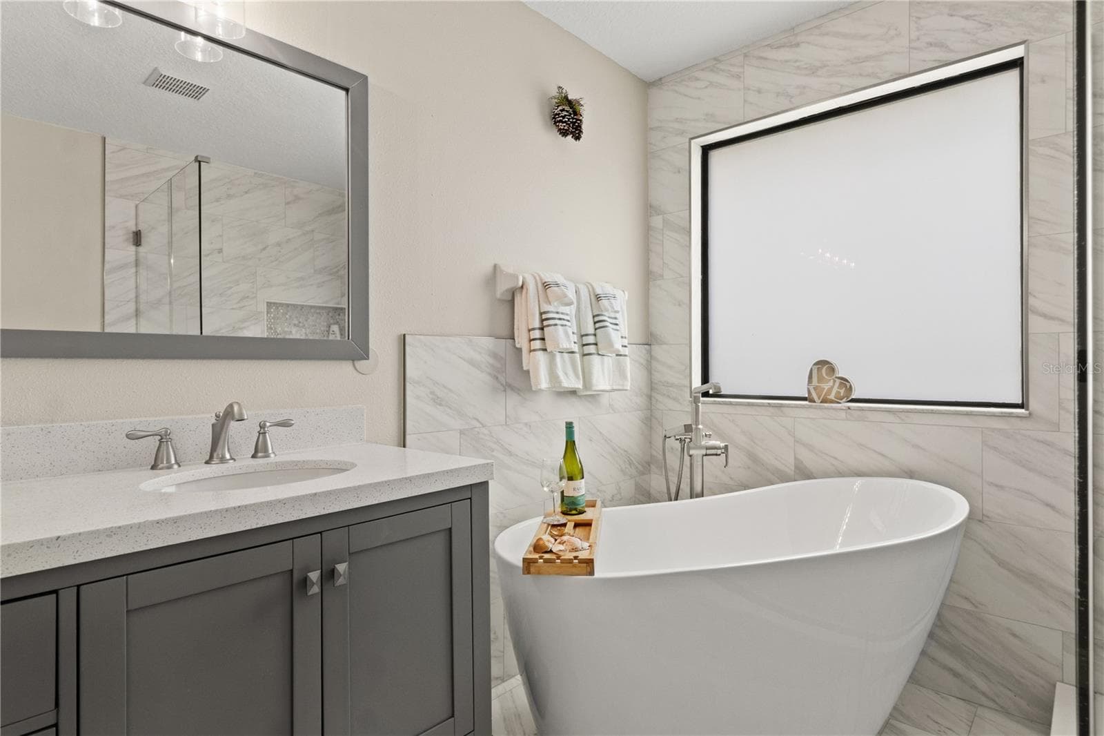 Relax in the tub - 5824 FISH CROW PL, LAND O LAKES