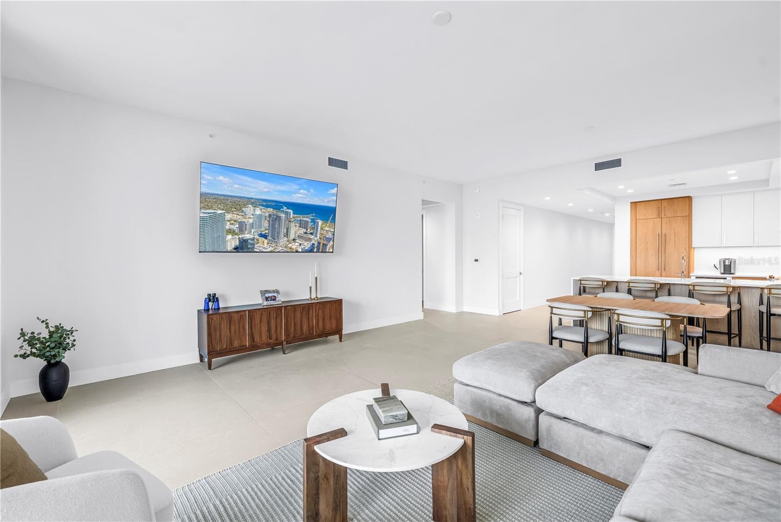 Condominium at 275 1ST AVE S #3704, ST PETERSBURG, photo 12 of 81