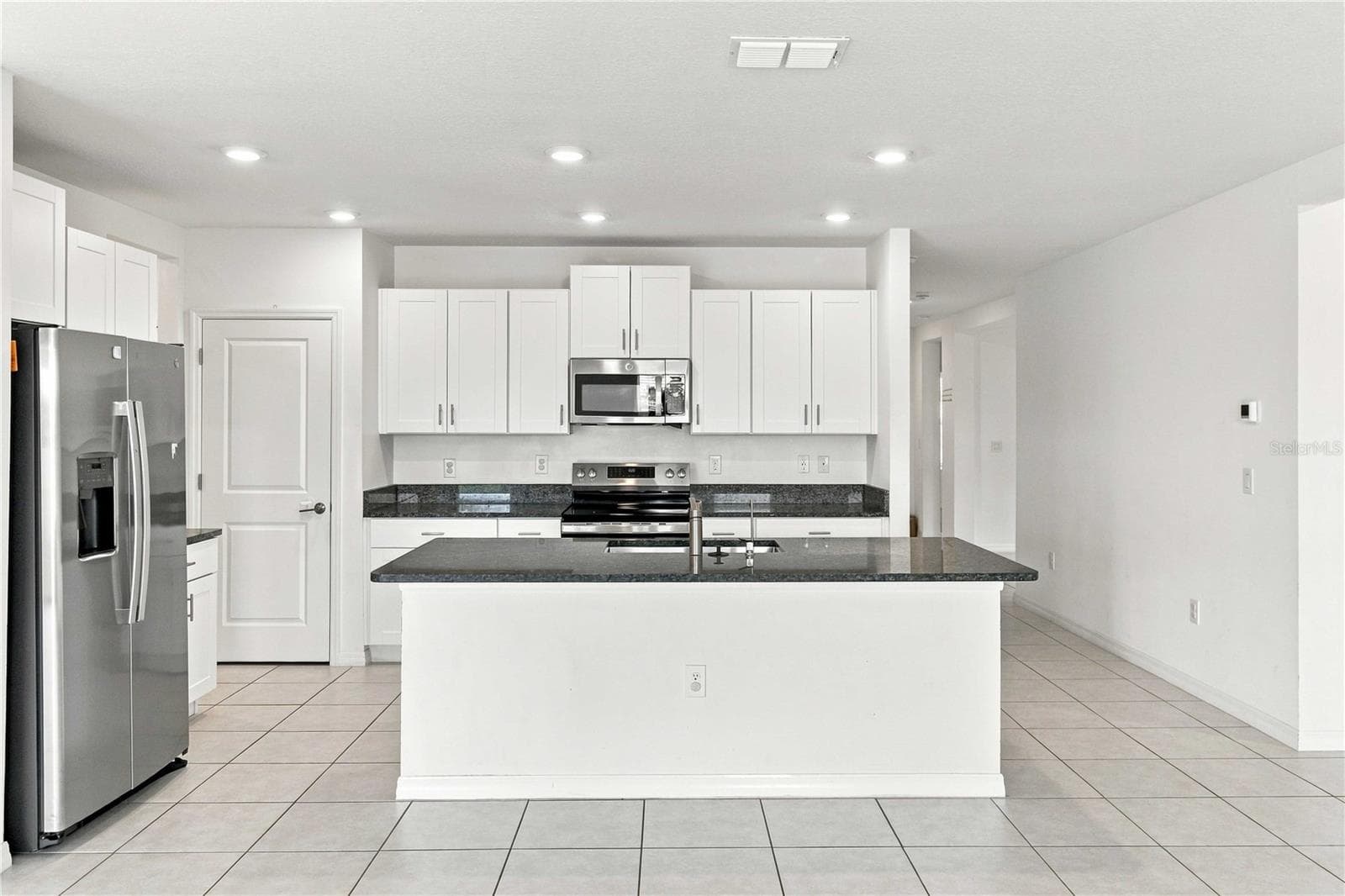 Single Family Residence at 5375 BLUE HORIZON WAY, WIMAUMA, photo 6 of 40