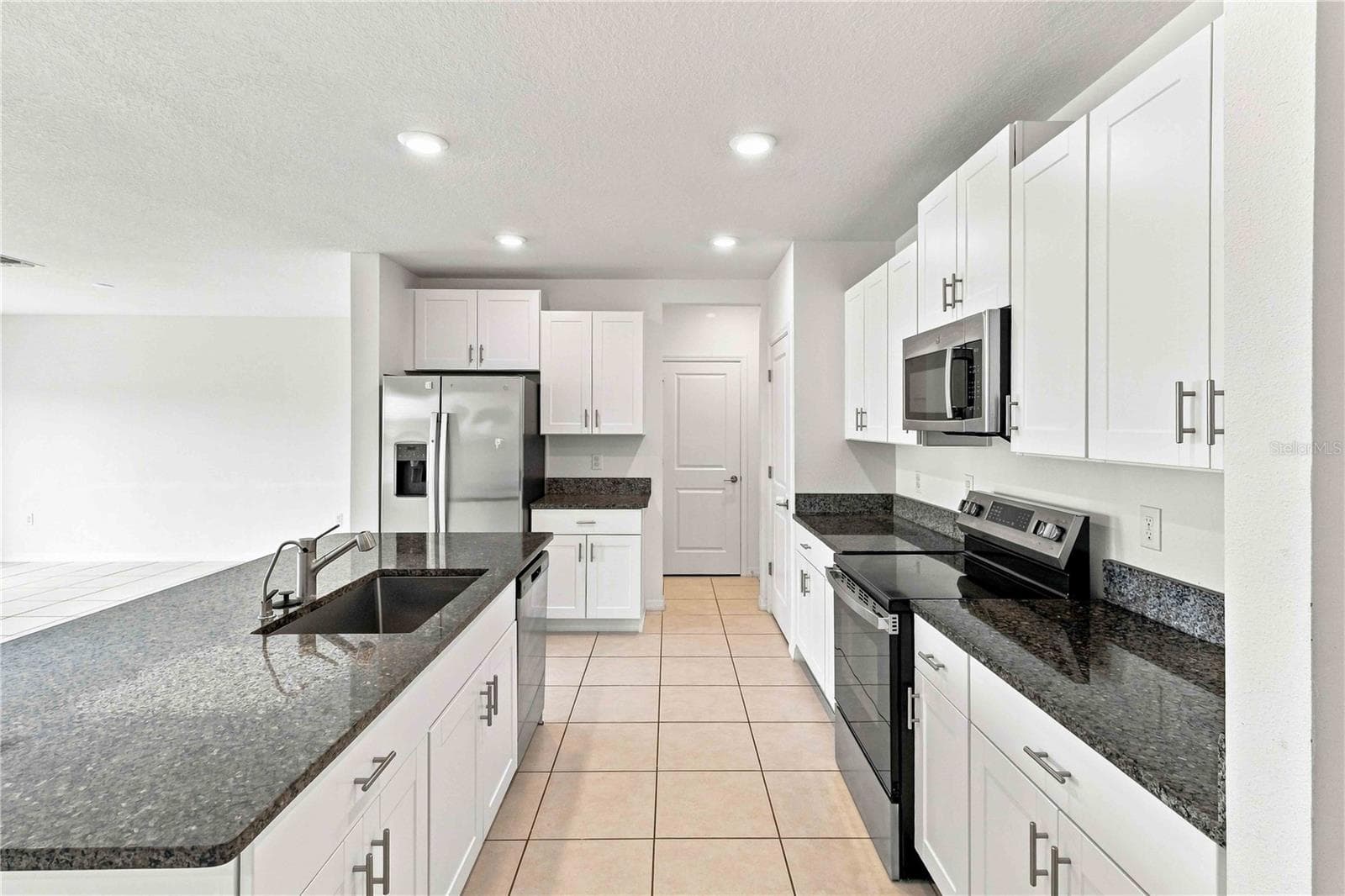 Single Family Residence at 5375 BLUE HORIZON WAY, WIMAUMA, photo 9 of 40