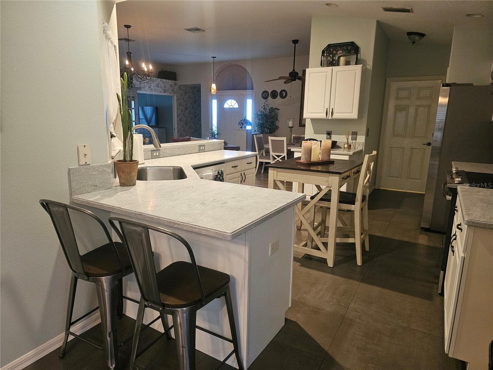 Breakfast/Snack Bar - 603 CANAL WAY, OLDSMAR