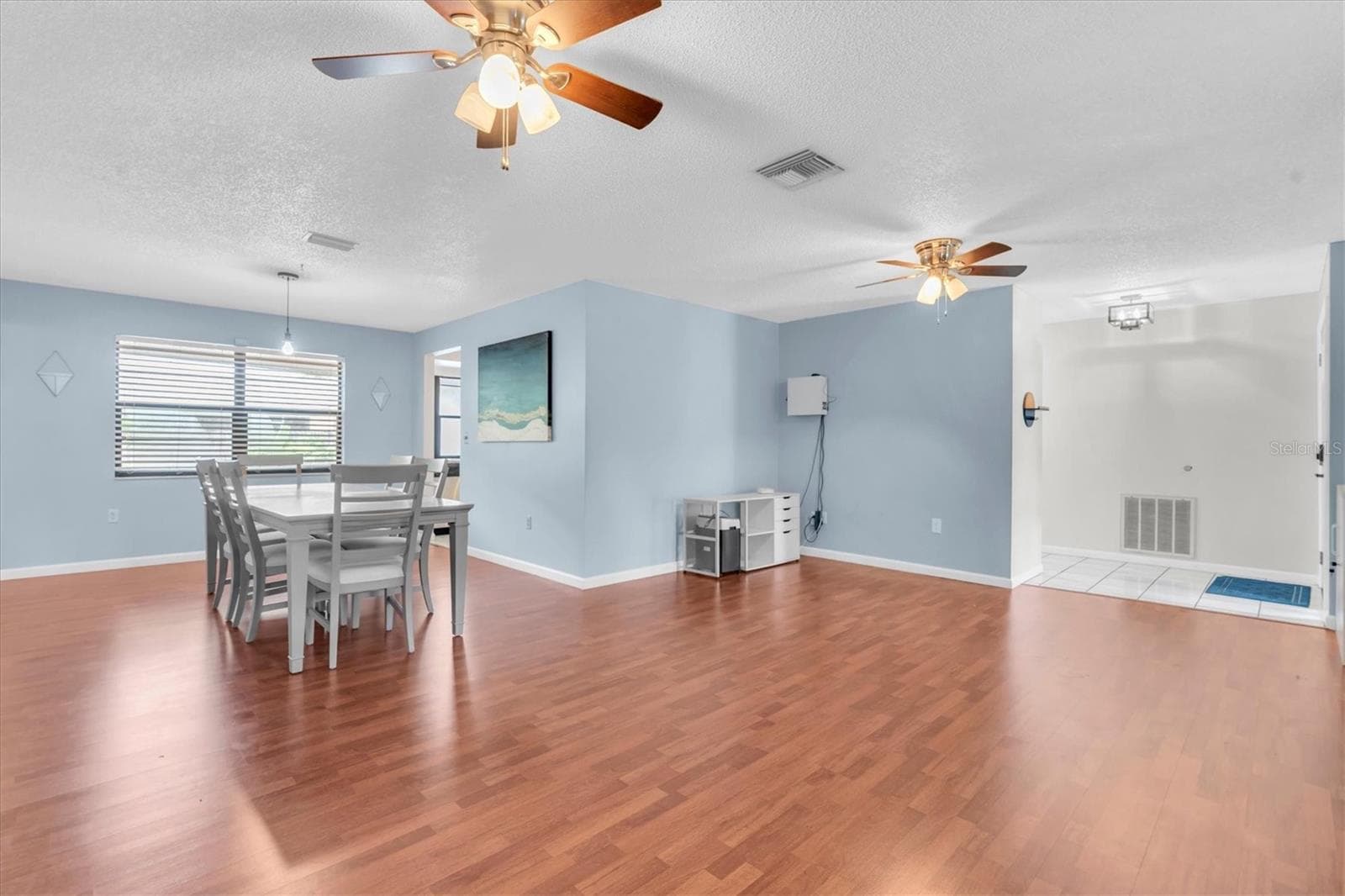 Single Family Residence at 914 HARBOR CIR, PALM HARBOR, photo 10 of 50