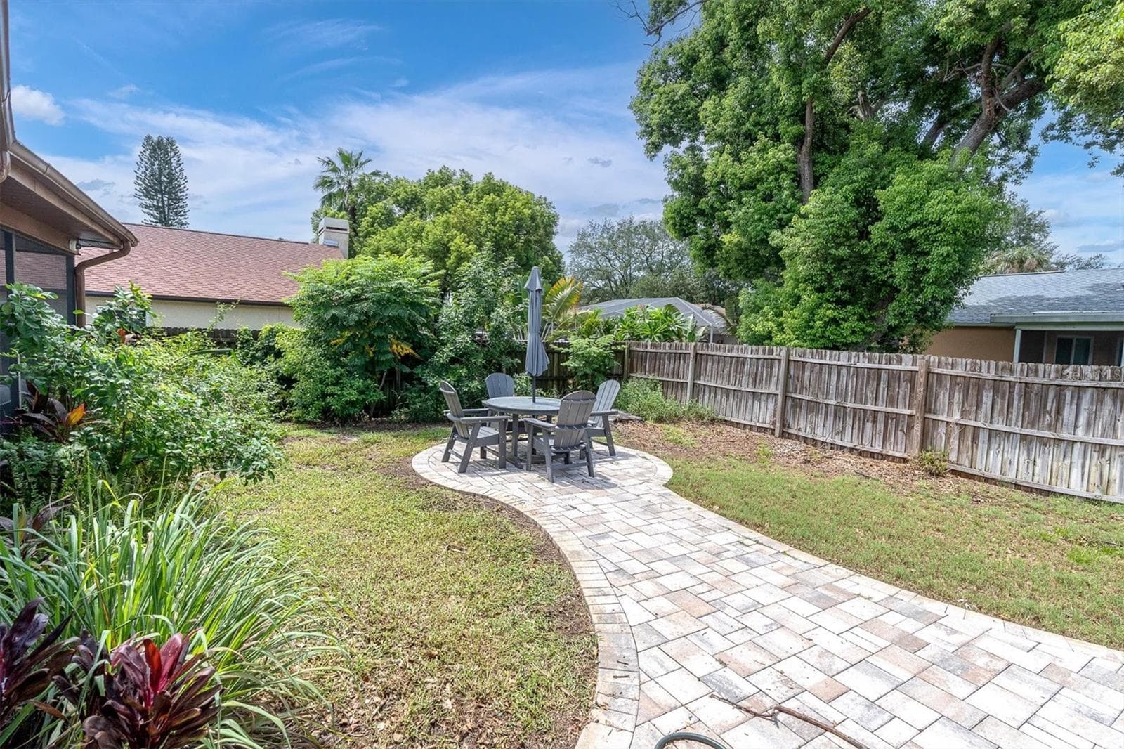 Single Family Residence at 914 HARBOR CIR, PALM HARBOR, photo 39 of 50