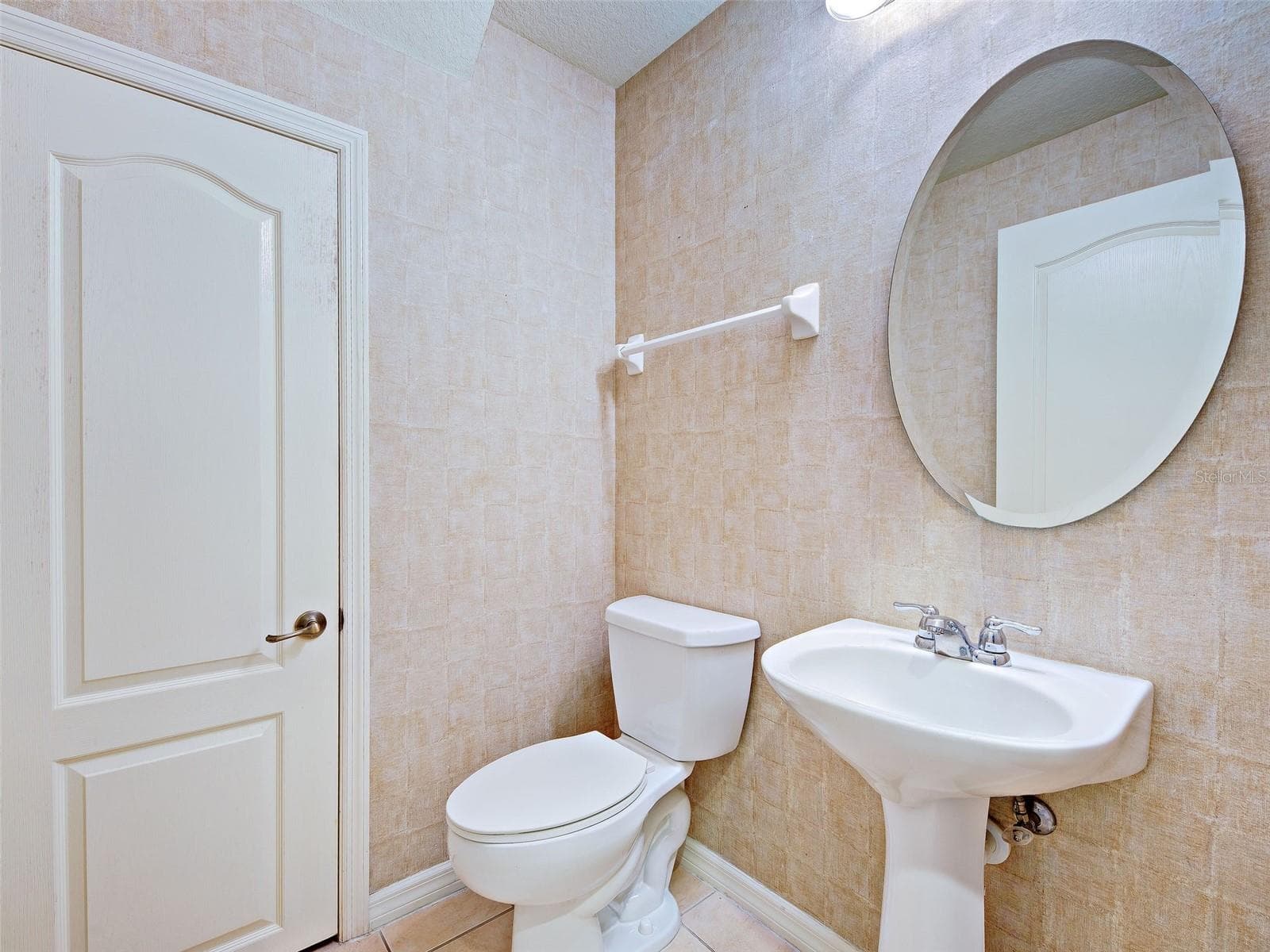 Townhouse at 13050 TIGERS EYE DR, VENICE, photo 12 of 48