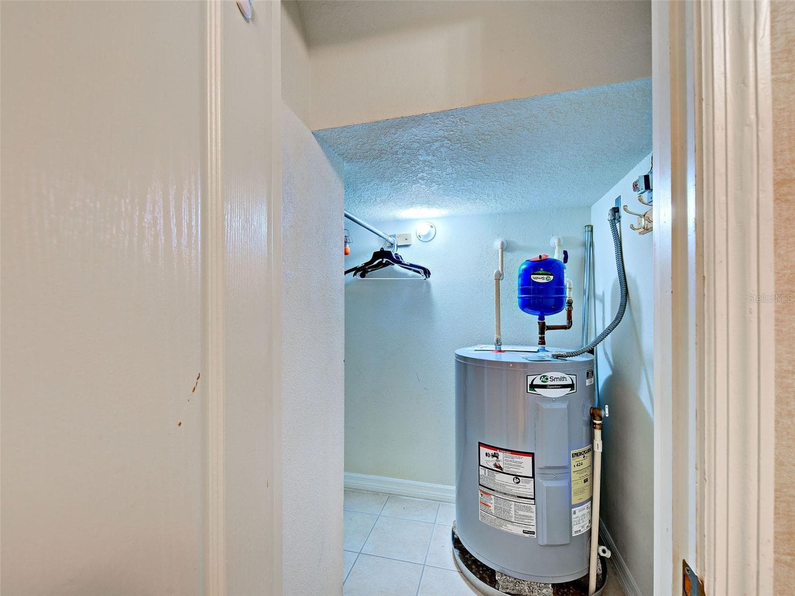 Townhouse at 13050 TIGERS EYE DR, VENICE, photo 13 of 48
