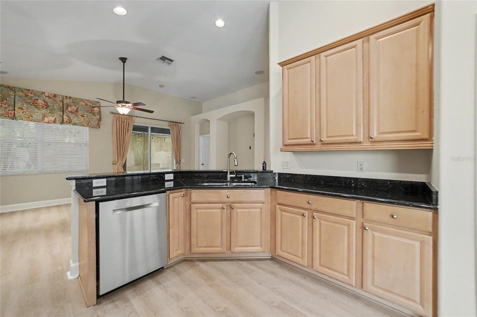 Single Family Residence at 12802 AVELAR CREEK DR, RIVERVIEW, photo 9 of 30