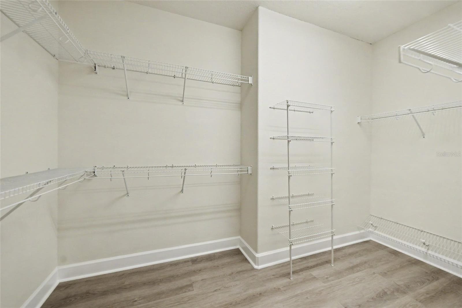 Single Family Residence at 12802 AVELAR CREEK DR, RIVERVIEW, photo 18 of 30