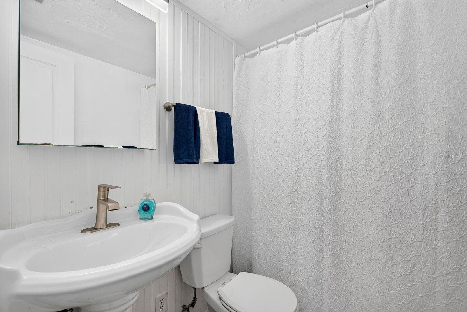 Bathroom - 4507 9TH ST W #E3, BRADENTON
