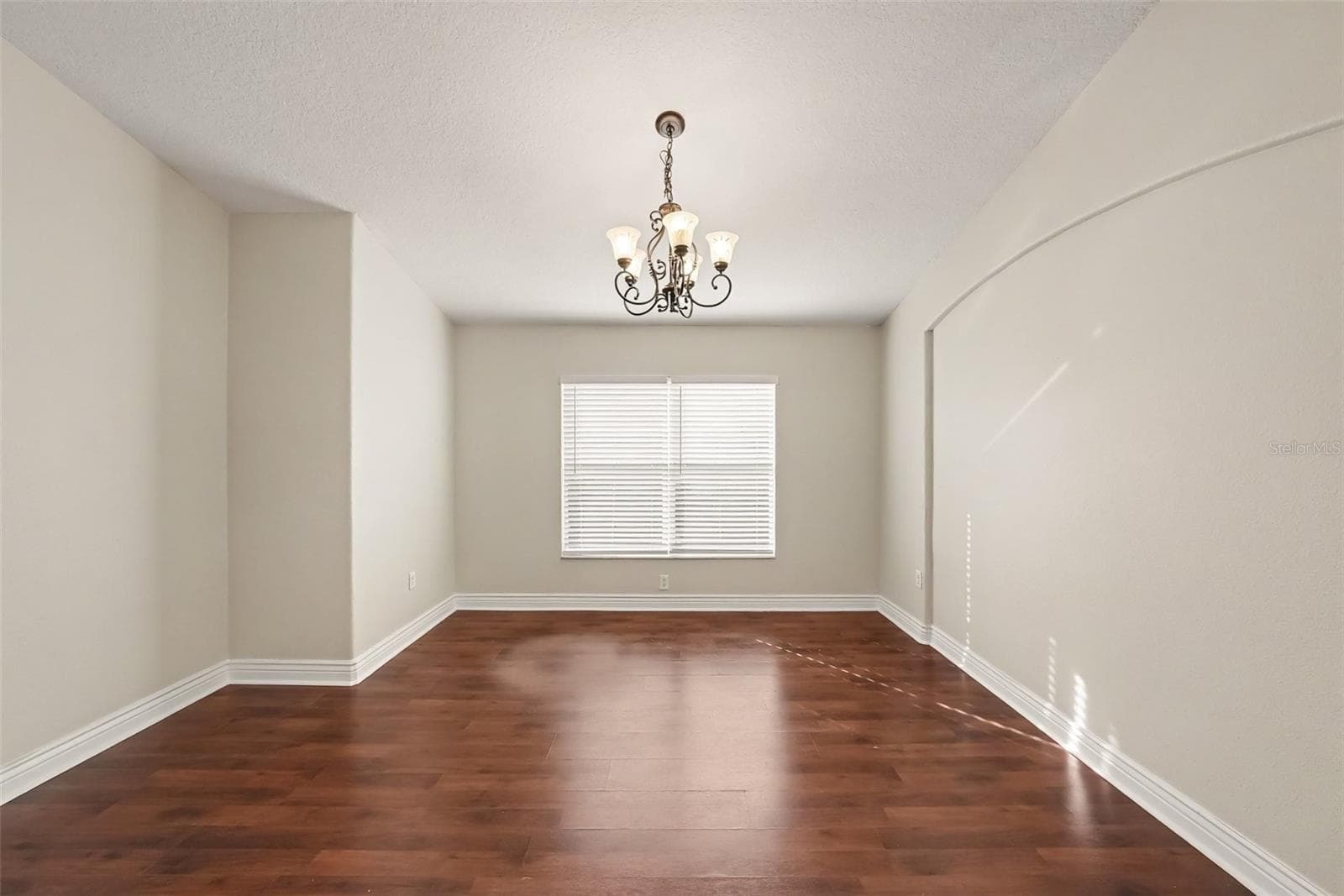 Single Family Residence at 16312 BRIDGECROSSING DR, LITHIA, photo 6 of 20