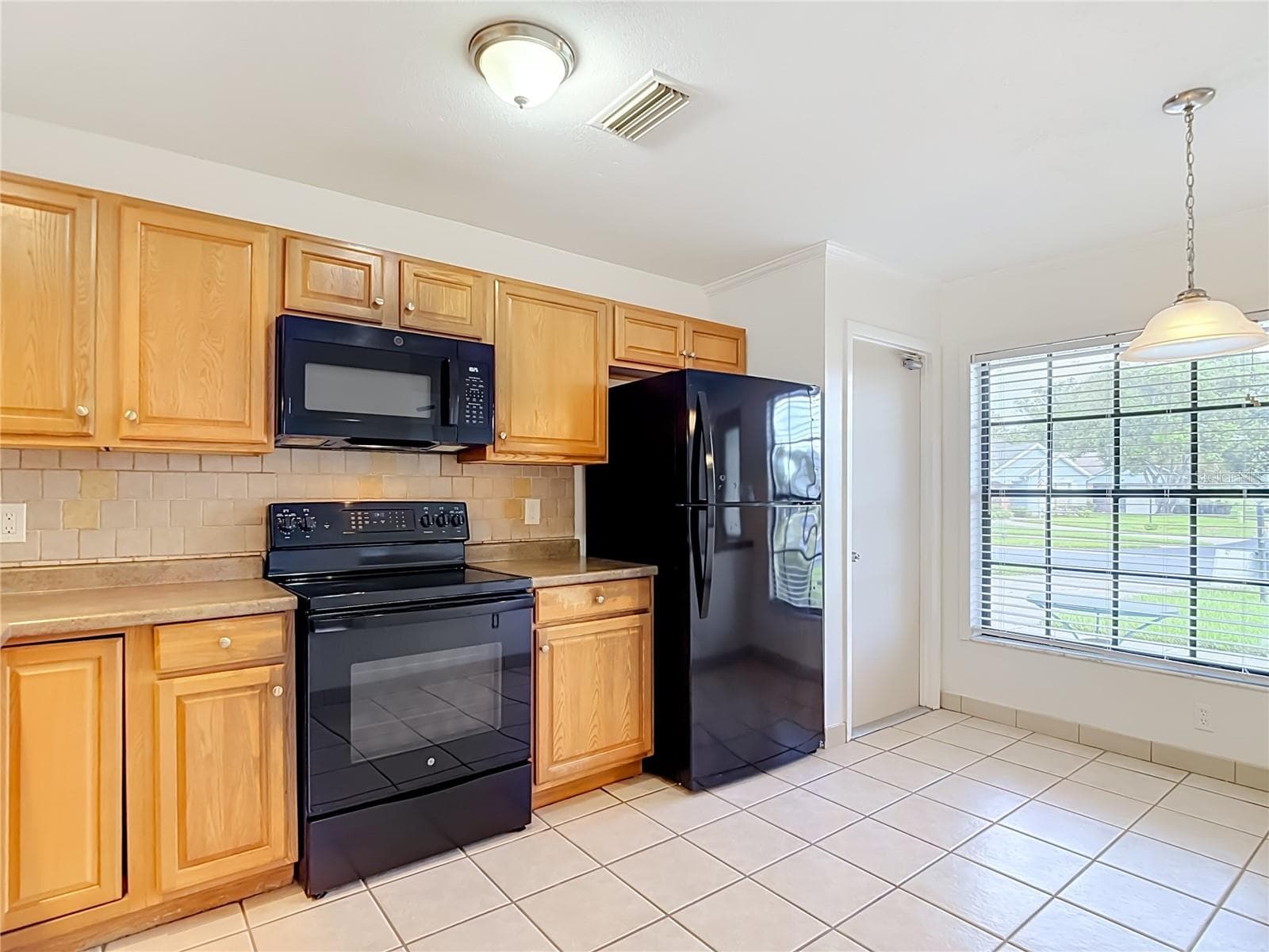 Single Family Residence at 11510 PAMPAS DR, NEW PORT RICHEY, photo 7 of 52