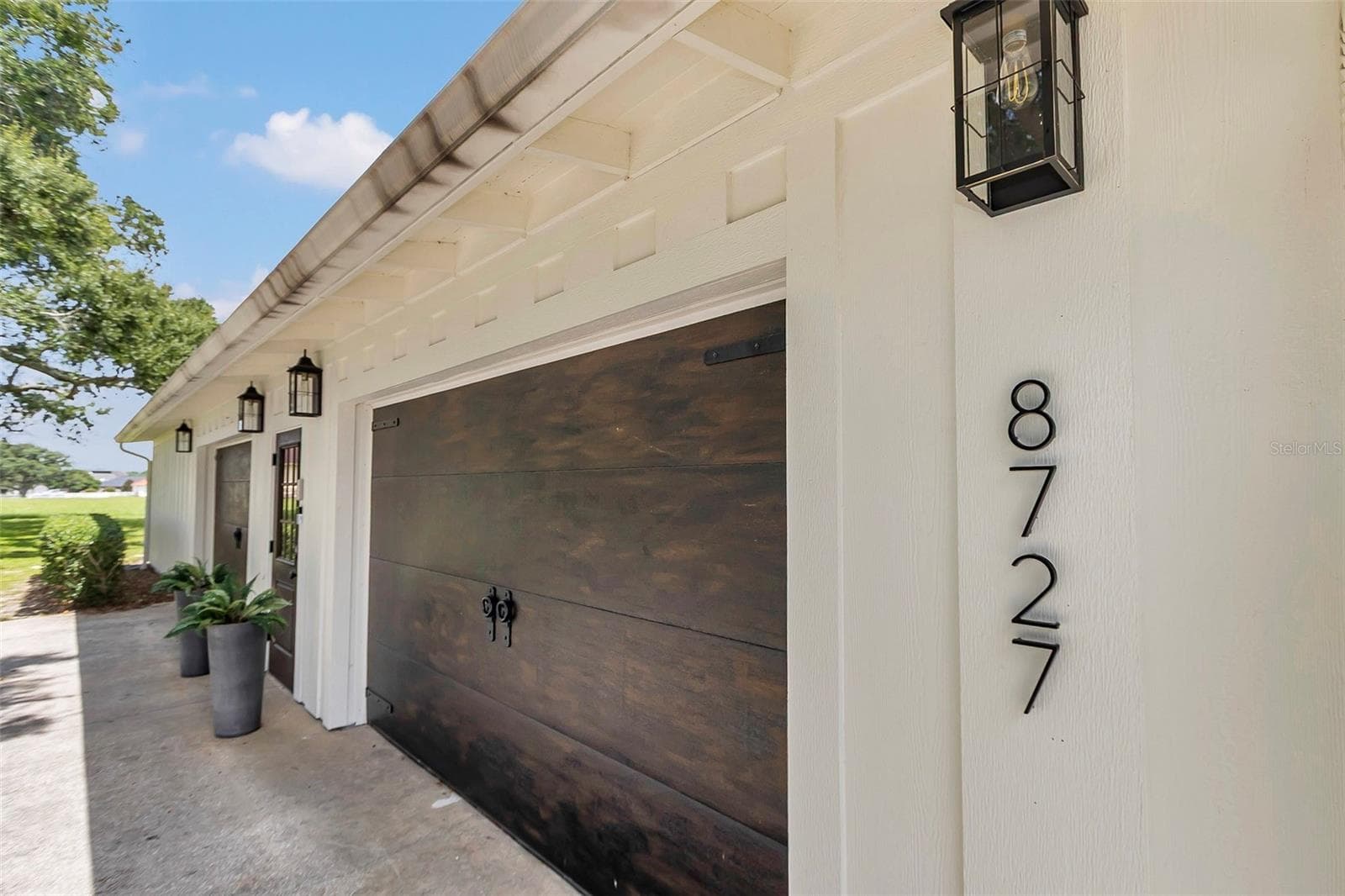 Garage door - 8727 SE 72ND AVE, OCALA