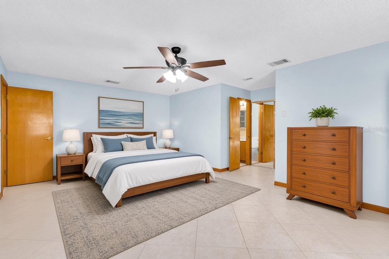 Primaary bedroom suite - 2805 LAKE TOHOPEKALIGA BLVD, KISSIMMEE