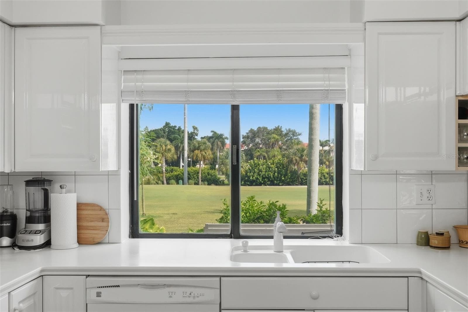 Townhouse at 5619 ESCONDIDA BLVD S, ST PETERSBURG, photo 13 of 39