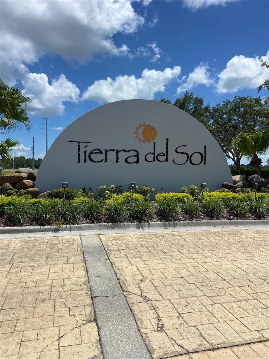 Subdivision sign - 19604 TIMBERBLUFF DR, LAND O LAKES