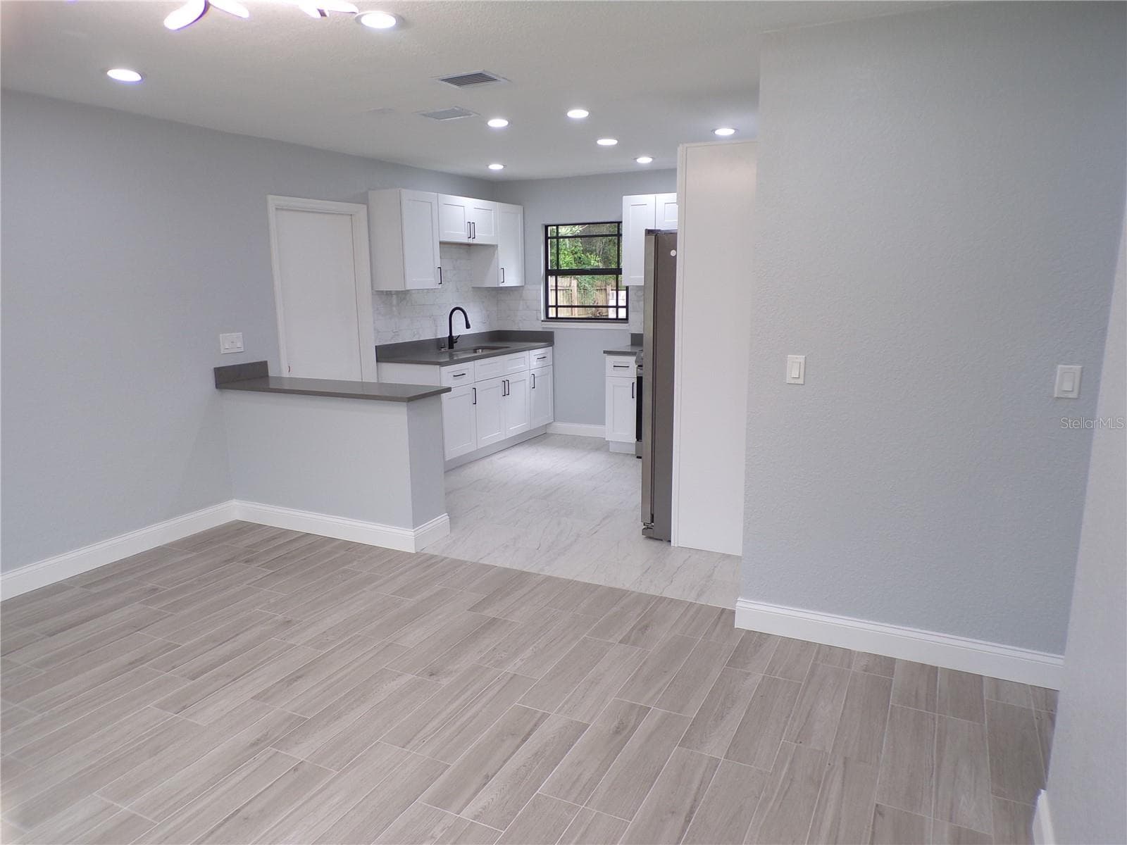 Single Family Residence at 13674 120TH LN, SEMINOLE, photo 9 of 27