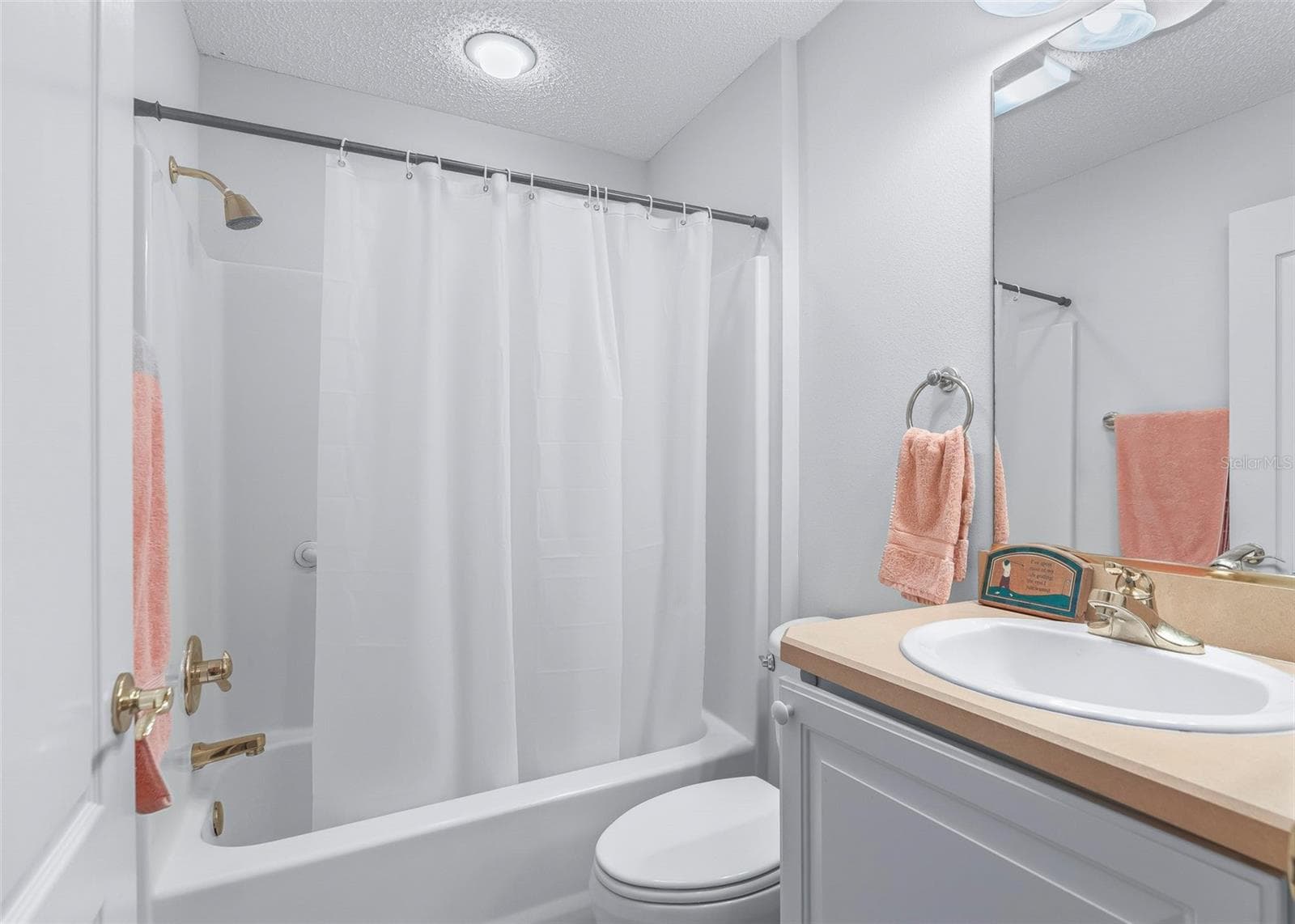 guest bathroom - 8368 SE 176TH LAWSON LOOP, THE VILLAGES