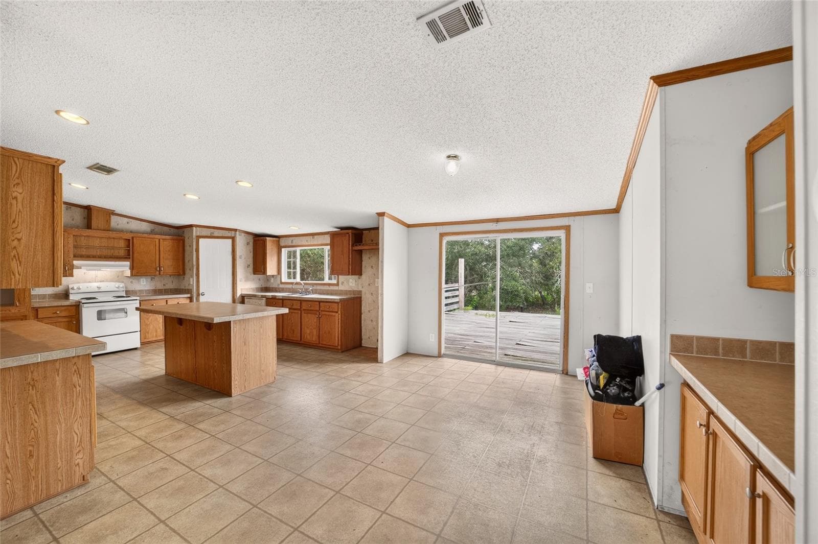 Manufactured Home at 13291 SE 101ST PL, DUNNELLON, photo 41 of 71