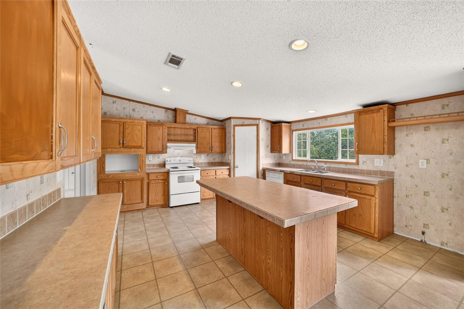 Manufactured Home at 13291 SE 101ST PL, DUNNELLON, photo 45 of 71